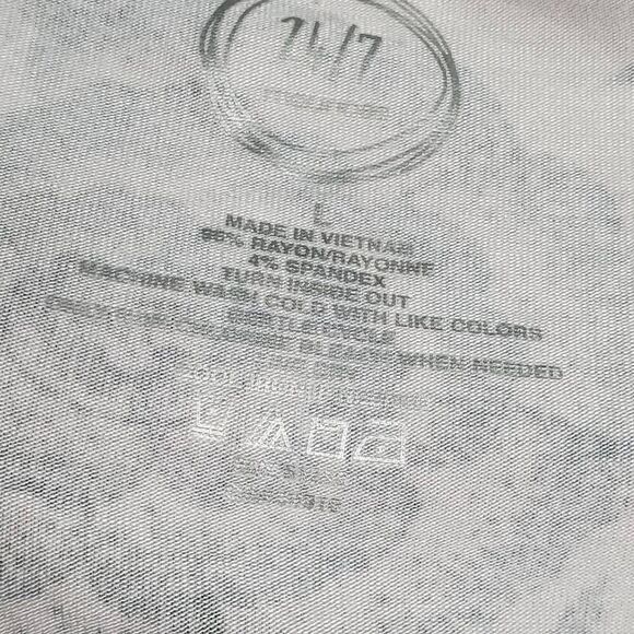 NWT Maurices Large Cream floral Top - Picture 6 of 7